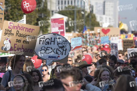 Demonstration 'Unteilbar' in Berlin