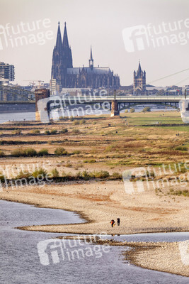 Niedrigwasser im Rhein in Köln