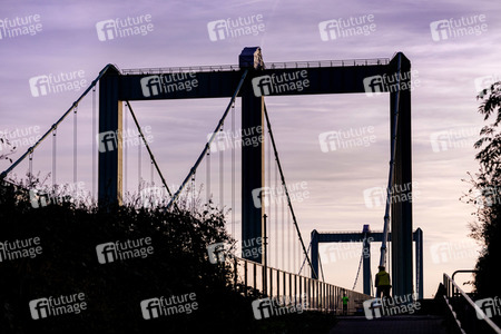 Symbolbild Rheinbrücke