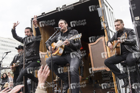 Straßenkonzert von The BossHoss in Berlin