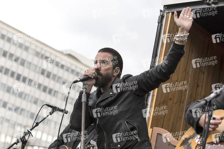 Straßenkonzert von The BossHoss in Berlin