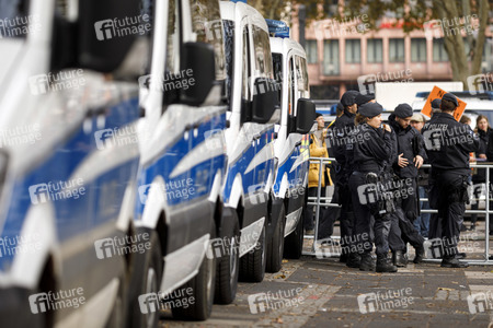 Kundgebung 'Für den Frieden in Europa' in Köln