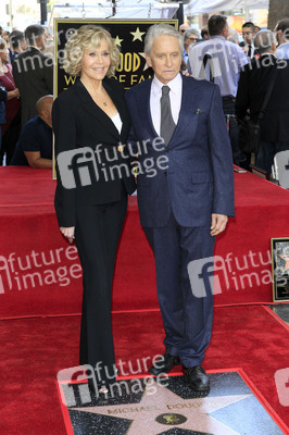 Michael Douglas erhält einen Stern auf dem Hollywood Walk of Fame in Los Angeles
