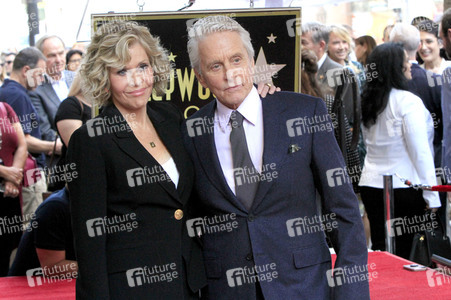 Michael Douglas erhält einen Stern auf dem Hollywood Walk of Fame in Los Angeles