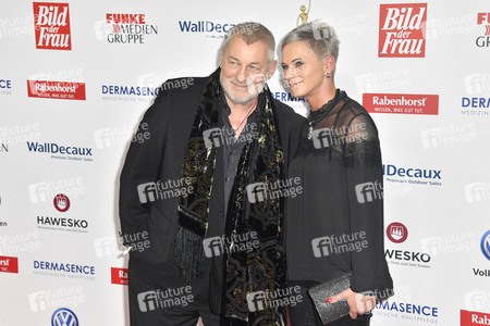 Goldene Bild der Frau 2018 in Hamburg