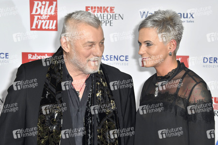 Goldene Bild der Frau 2018 in Hamburg