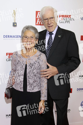 Goldene Bild der Frau 2018 in Hamburg