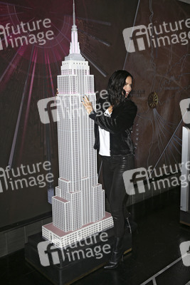 Empire State Building Lighting Ceremony mit Adriana Lima in New York