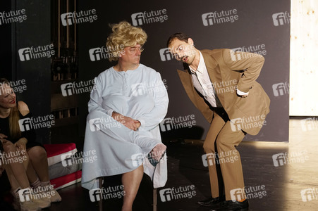 Theaterprobe 'Die stillen Trabanten' in Berlin