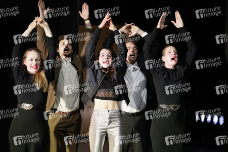 Theaterprobe 'Die stillen Trabanten' in Berlin