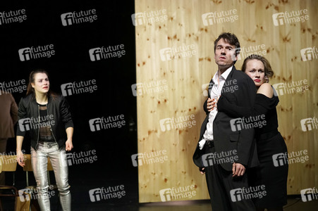 Theaterprobe 'Die stillen Trabanten' in Berlin