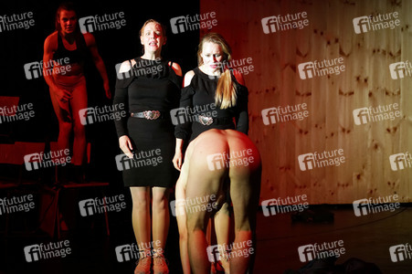Theaterprobe 'Die stillen Trabanten' in Berlin