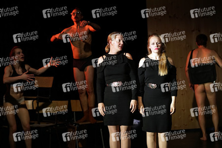 Theaterprobe 'Die stillen Trabanten' in Berlin
