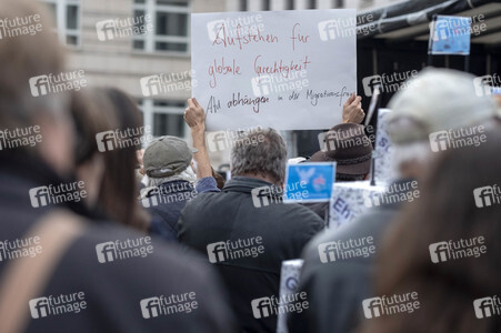 Kundgebung 'Aufstehen für eine neue soziale Demokratie' in Berlin