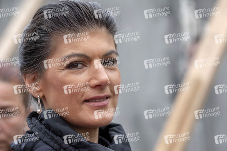 Kundgebung 'Aufstehen für eine neue soziale Demokratie' in Berlin