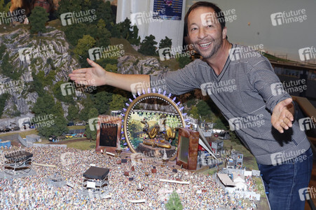 DJ Bobo besucht das Miniatur Wunderland in Hamburg