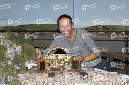 DJ Bobo besucht das Miniatur Wunderland in Hamburg