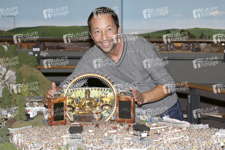 DJ Bobo besucht das Miniatur Wunderland in Hamburg