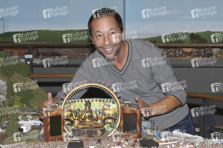 DJ Bobo besucht das Miniatur Wunderland in Hamburg