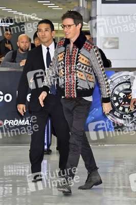 Ankunft von Eddie Redmayne und Dan Fogler in Narita