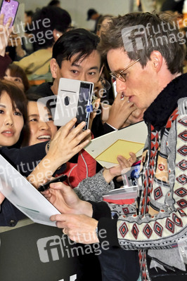 Ankunft von Eddie Redmayne und Dan Fogler in Narita