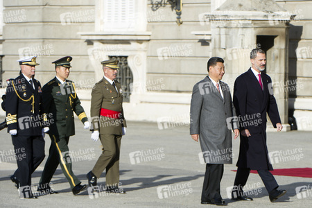 Offizielle Begrüßung von Xi Jinping in Madrid