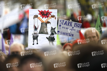 Demonstration 'Kohle stoppen - Klimaschutz jetzt!' in Köln