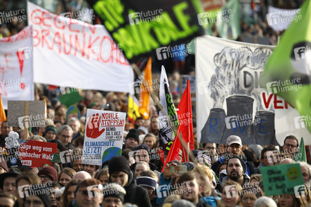 Demonstration 'Kohle stoppen - Klimaschutz jetzt!' in Köln