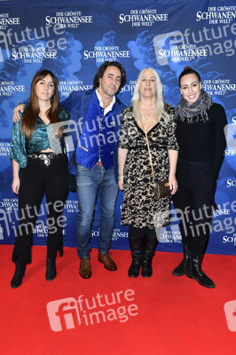 Deutschlandpremiere 'Der größte Schwanensee der Welt' in Berlin