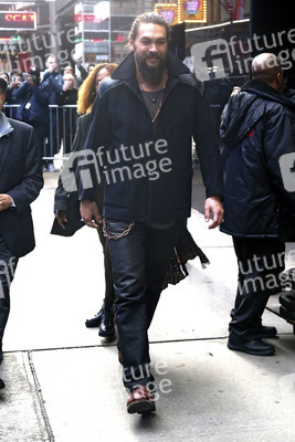 Jason Momoa in der Nachrichtensendung 'Good Morning America' in New York