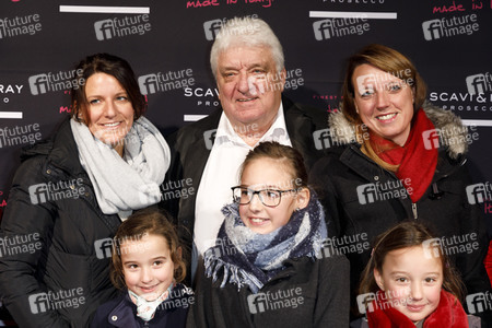 Premiere des Kölner Weihnachtscircus 2018 in Köln