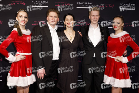 Premiere des Kölner Weihnachtscircus 2018 in Köln