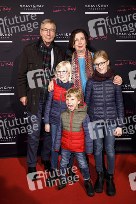 Premiere des Kölner Weihnachtscircus 2018 in Köln