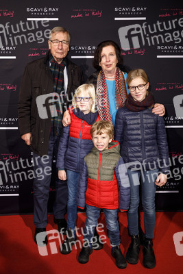 Premiere des Kölner Weihnachtscircus 2018 in Köln