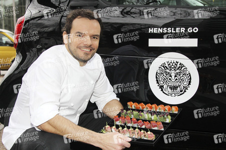Eröffnung des Restaurants und Lieferdienstes Henssler GO in Hamburg