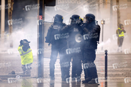 Gelbwesten-Protest in Paris
