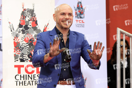 Hand and Footprint Ceremony mit Pitbull in Los Angeles