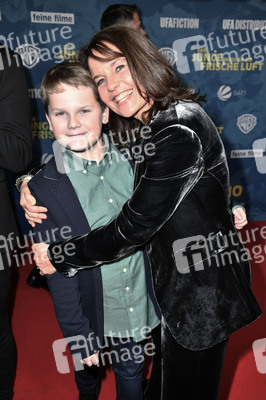 Filmpremiere 'Der Junge muss an die frische Luft' in Berlin