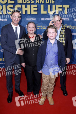 Filmpremiere 'Der Junge muss an die frische Luft' in München