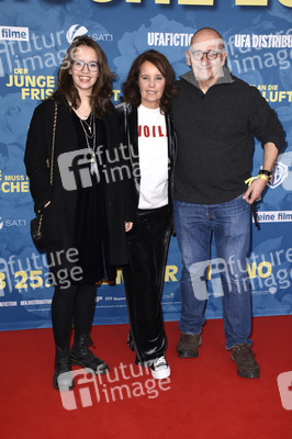 Filmpremiere 'Der Junge muss an die frische Luft' in München