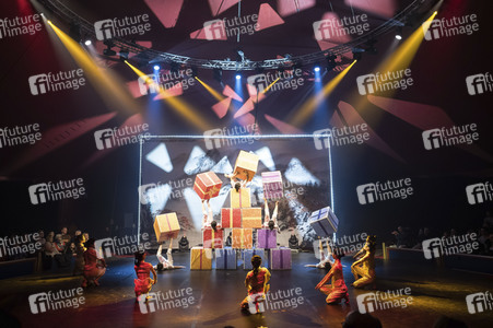 Premiere der Jubiläumsshow '30 Jahre Chinesischer Nationalcircus' in Hannover