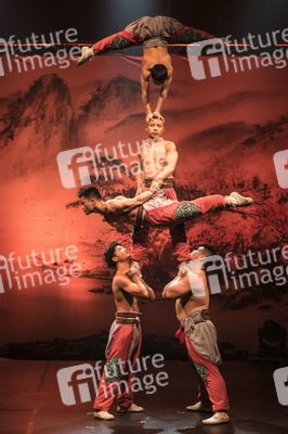 Premiere der Jubiläumsshow '30 Jahre Chinesischer Nationalcircus' in Hannover