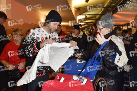 24. Weihnachtsfeier für Obdachlose und Bedürftige in Berlin
