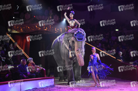 Premiere 1. Winterprogramm 2018 Circus Krone in München