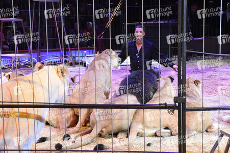 Premiere 1. Winterprogramm 2018 Circus Krone in München