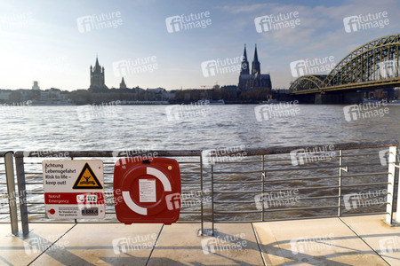 Symbolbild Rheinpegel