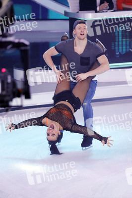 1. Live-Sendung der TV Show 'Dancing on Ice' in Köln