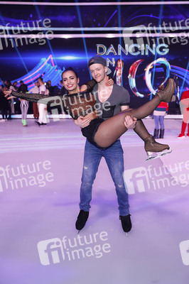 1. Live-Sendung der TV Show 'Dancing on Ice' in Köln