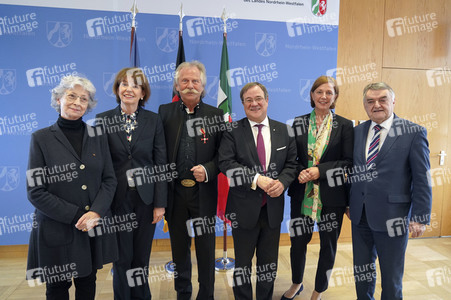 Bundesverdiestkreuz für Henning Krautmacher in Düsseldorf