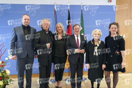 Bundesverdiestkreuz für Henning Krautmacher in Düsseldorf